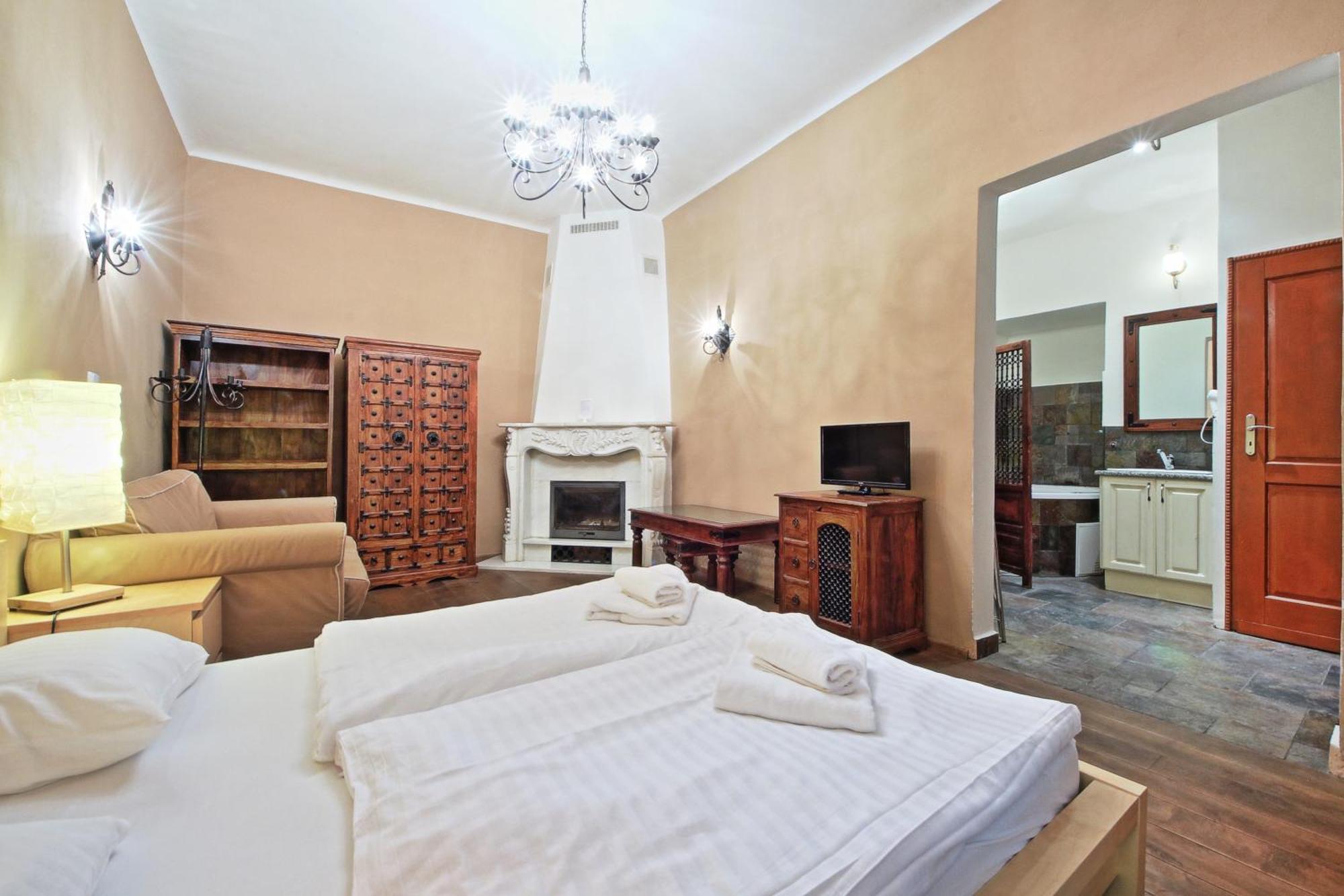 Apartment Rose Antique Prag