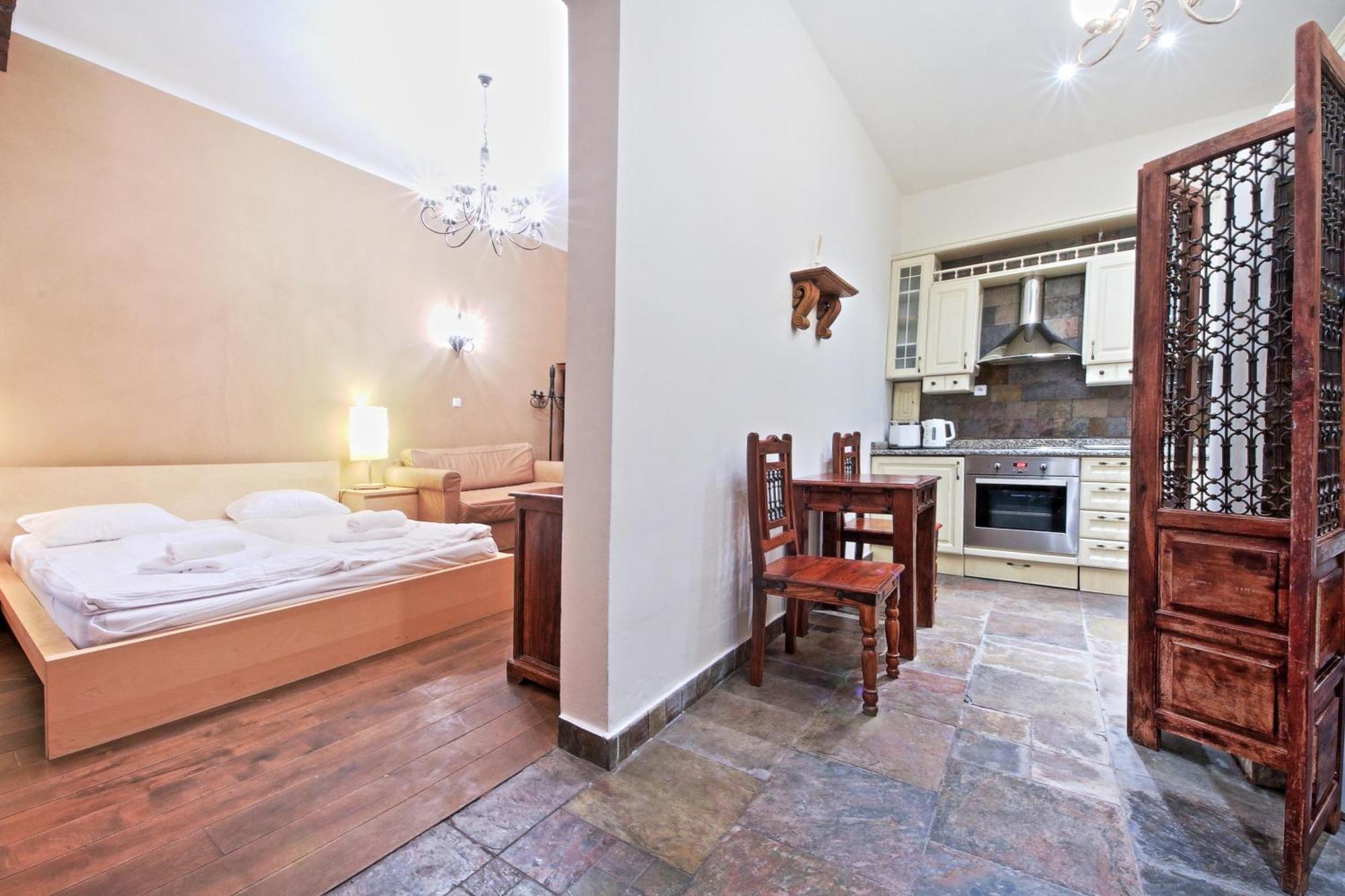Apartment Rose Antique Prag